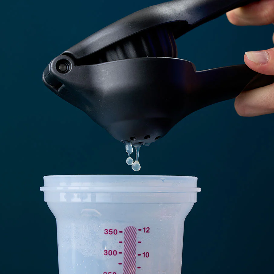 Tupperware® Zest ’N Press® Gadget | Hand-Held Citrus Squeezer & Zester - Image 4